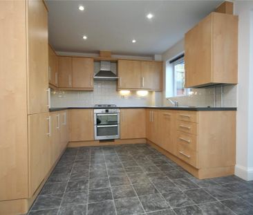 3 bedroom terraced house to rent - Photo 4