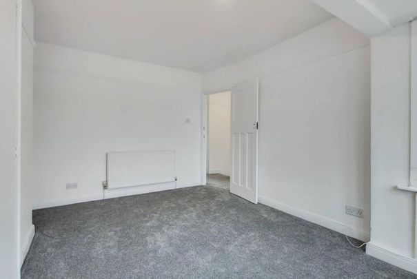 3 Bed Semi-Detached House, Beechwood Gardens, NW10 - Photo 1