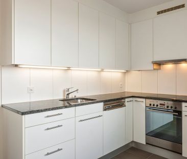 Moderne Wohnung im Hochhaus mit Weitsicht - Photo 1