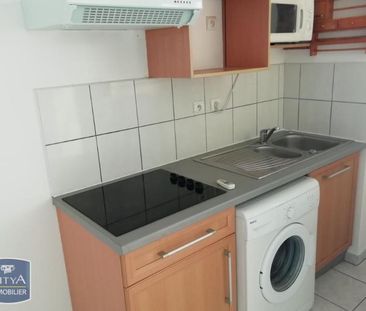 Location Appartement 1 pièce 28m² ST DENIS 97400 - Photo 2