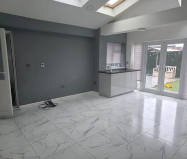 6 bedroom semi-detached house to rent - Photo 1