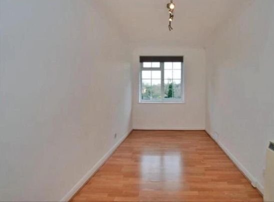 3 bedroom flat to rent - Photo 1