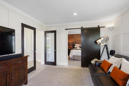 52 Broomfield Terrace, Burwood - Photo 2