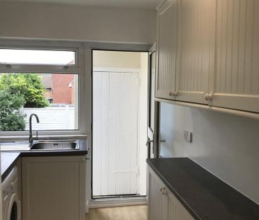 3 bedroom end of terrace house to rent - Photo 6