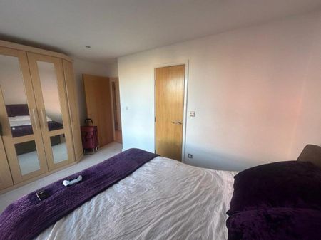 2 bed Apartment 300 West One Tower - Photo 2