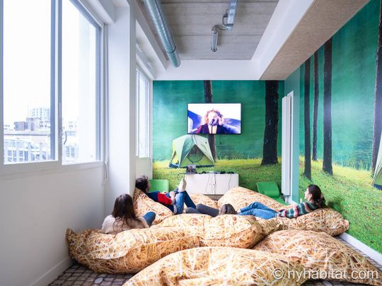 Logement à Paris, Location meublée - Photo 1