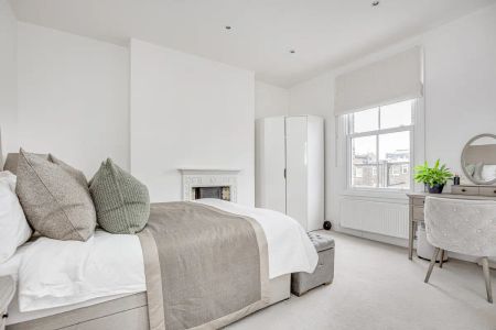 2 bedroom flat in Fulham - Photo 3