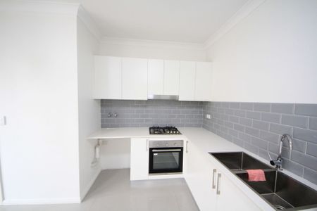1 Bedder Studio Flat *****ALL BILLS INCLUDED ****** - Photo 4
