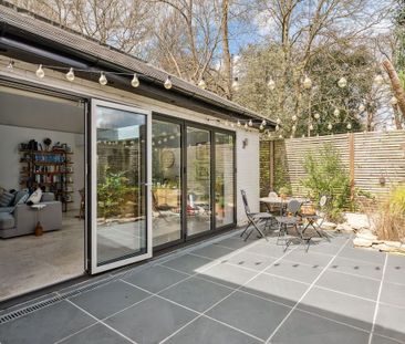 SHORT LET: A contemporary three bedroom detached house, with off st... - Photo 1