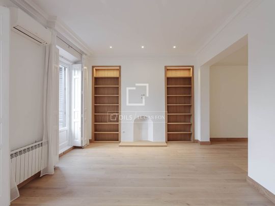 Exclusive newly renovated 3 bedrooms apartment in Retiro - Jerónimos - Photo 1