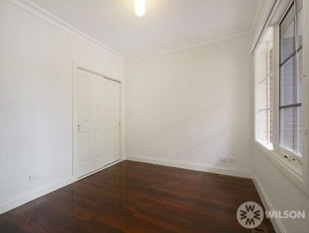 Spacious 3 Bedroom Unit - Photo 4