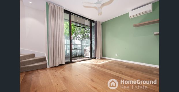 Modern Apartment with Easy Access to Everything - Photo 1