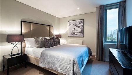 A Modern Three Bedroom Apartment in a Sought After Development in Paddington Basin - Photo 2