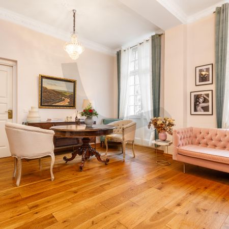 Charming Style - Photo 2