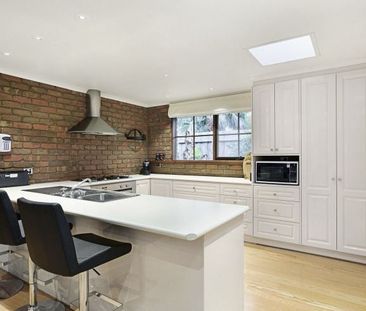 Spacious Family Home in a Prime Location - Photo 1