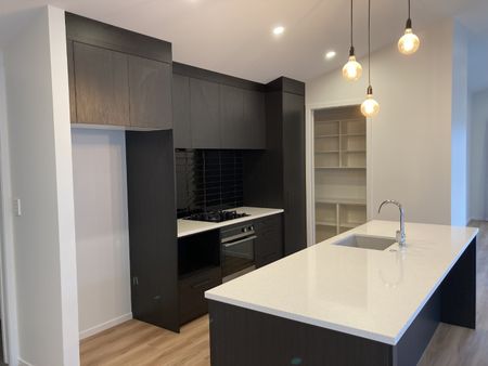 Discover the perfect family oasis in Rototuna North! - Photo 5