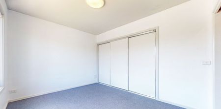 STUNNING TWO BEDROOM APARTMENT - Photo 4