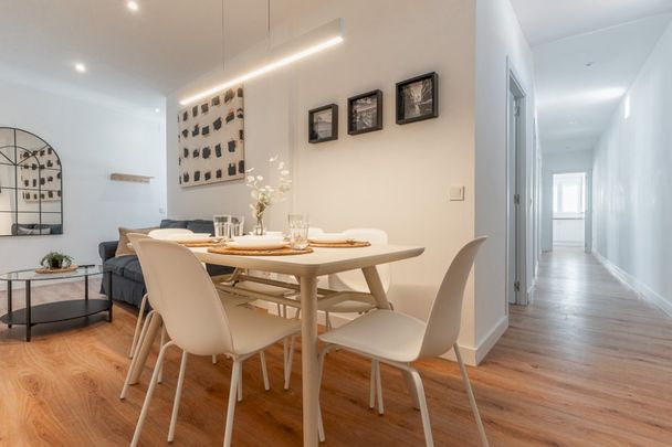 Cozy Room in the Heart of Madrid - Photo 1