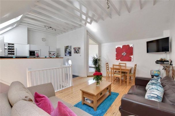 2 bedroom terraced house to rent - Photo 1