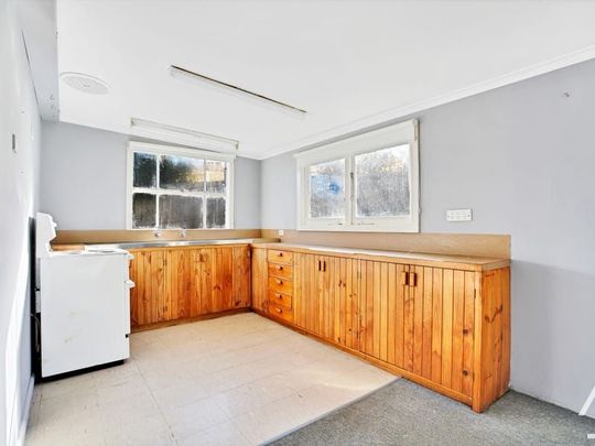 Quiet & Private Living - Photo 1