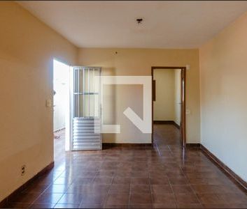 Casa para alugar com 70m², 1 quarto e 1 vaga - Foto 1