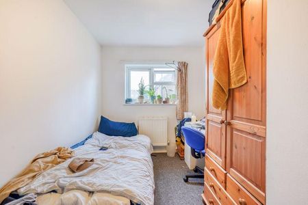 1 bedroom in a house share to rent - Photo 5