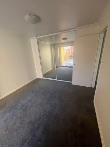 East Perth - Photo 5