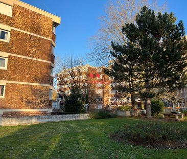 Location Appartement 2 pièces 53m² - Photo 2