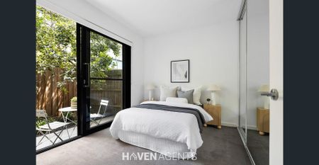 DOUBLE STOREY TOWNHOUSE - CUTTING EDGE, SPACIOUS, LOW MAINTENANCE LIVING I HAVEN AGENTS - Photo 2