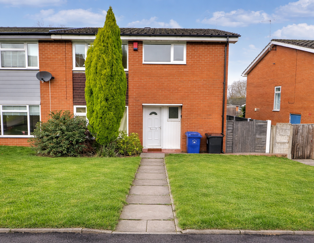 Cross May Street Room 1 - Photo 1