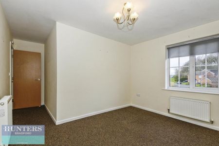 Chartwell Drive, West Yorkshire, Bradford, BD6 - Photo 2