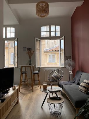 CHARMANT STUDIO LUMINEUX EN CV HISTORIQUE D'AIX-EN-PROVENCE - Photo 1