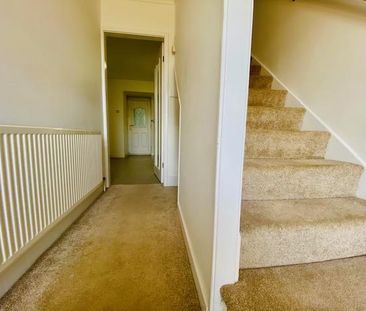 Little Close - Photo 1