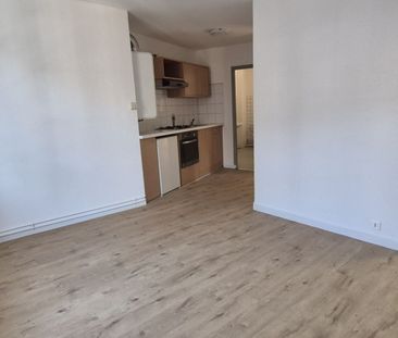 Location Appartement 38m² VALENCIENNES 59300 - Photo 3