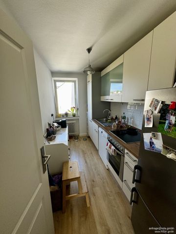 RIDA Residential! Top Lage in Köln/Mülheim – Gepflegte Wohnung mit Einbauküche und Aufzug - Photo 3