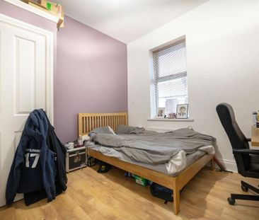 3 bedroom flat to rent - Photo 3