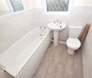 2 Bedroom Terraced House - Photo 4