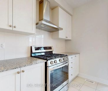 Condo Townhouse For Lease | N9249432 - Photo 6