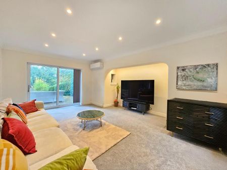 4 bedroom detached house to rent - Photo 3