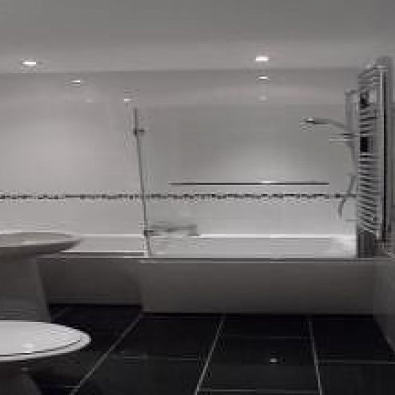 2 Bedroom Apartment To Let - Photo 1