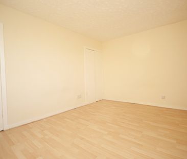 Raebog Crescent, Airdrie, ML6 - Photo 4