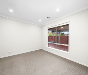 14 Blackberry Street, Manor Lakes. - Photo 4