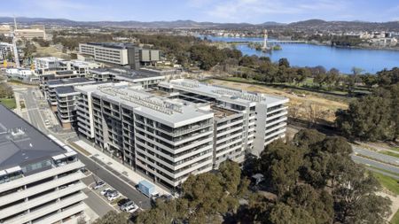 Welcome To The Parade! - Photo 4