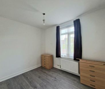 3 bed Mid Terraced House for Rent - Photo 6