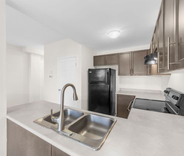 For Lease - 54 Medici Lane, Hamilton, Ontario - Photo 4