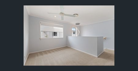 Experience Luxury Living in Newport - Photo 4