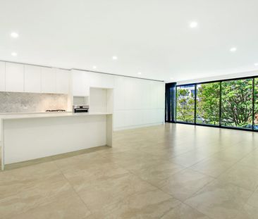 Spectacular renovated three bedroom apartment - Photo 3