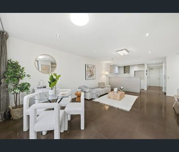 Spacious East-Facing Apartment - Photo 1