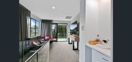 Beautiful 3 Bedroom Home in Sunshine Cove! - Photo 3