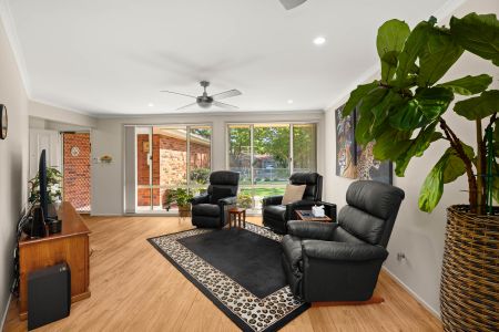 12 Country Grove Drive, Cameron Park NSW 2285 - House For Rent | Domain - Photo 5